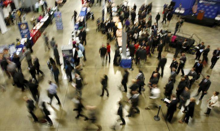 U.S. job growth seen accelerating in January, wages strong
